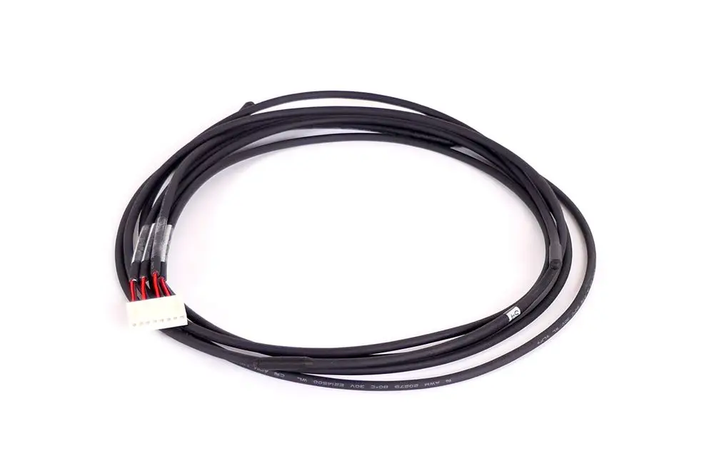 Schwarzes Kabel mit mehreren Drähten und einem weißen Stecker, produziert von Fränkische, für den Anschluss von Temperaturfühlern in technischen Anwendungen.